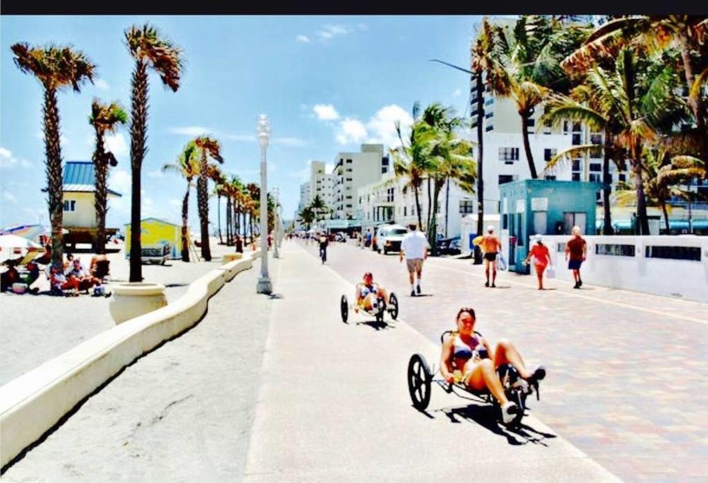 Hollywood Beachfront House Exteriör bild