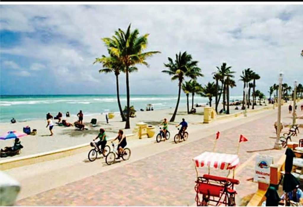 Hollywood Beachfront House Exteriör bild